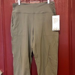 Lululemon Align jogger crop